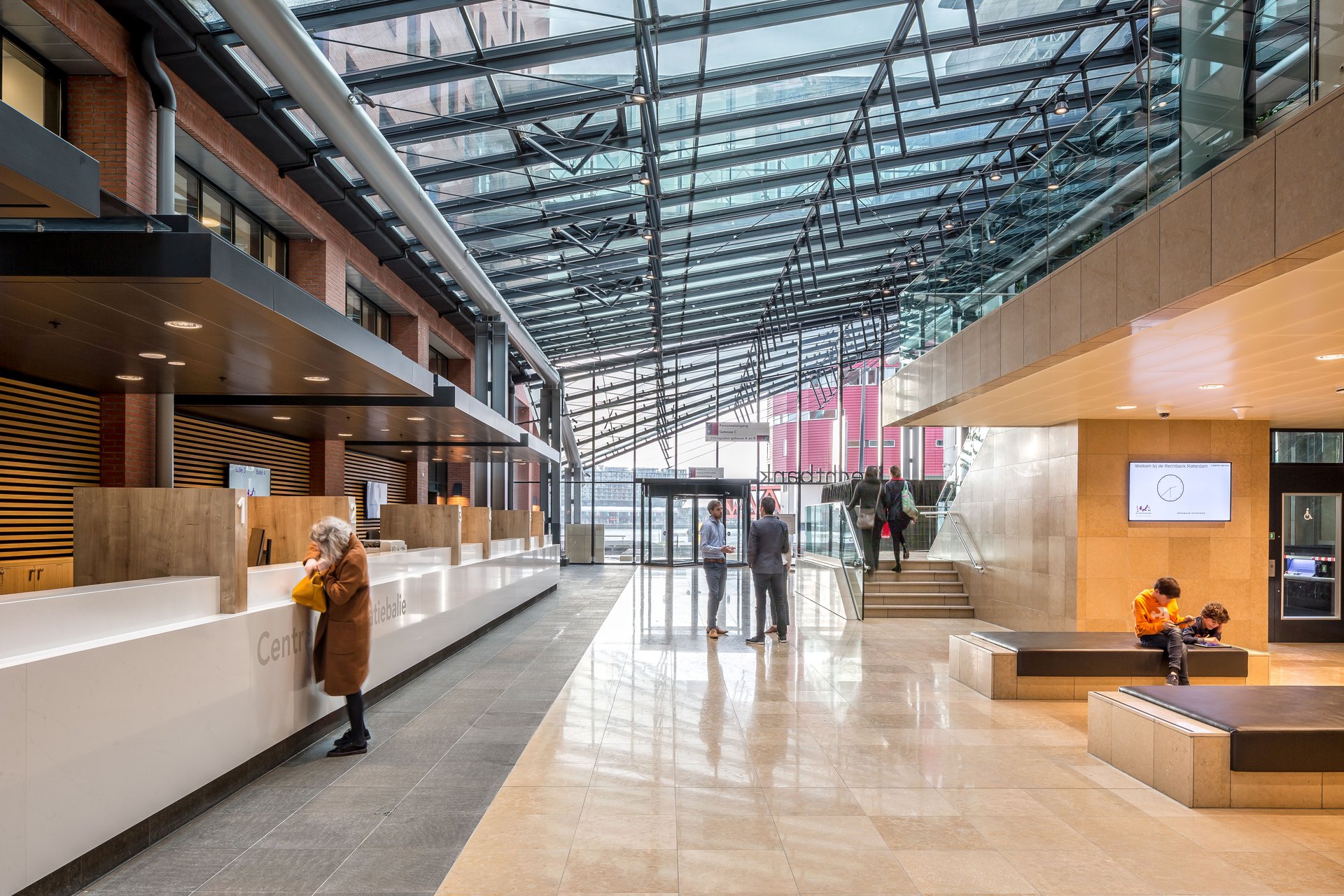 Interior design with long sightlines