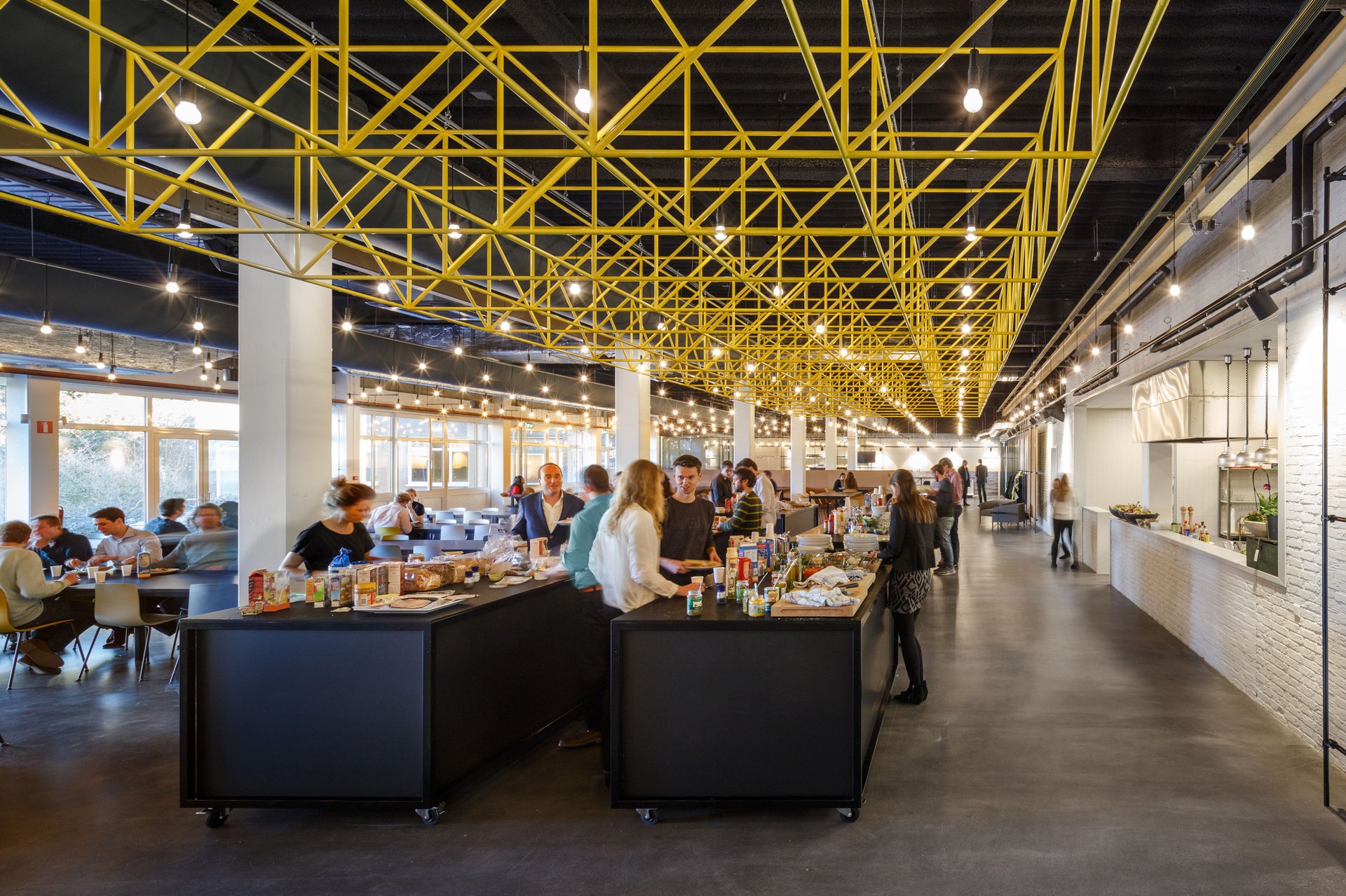 Ampelmann head office overview