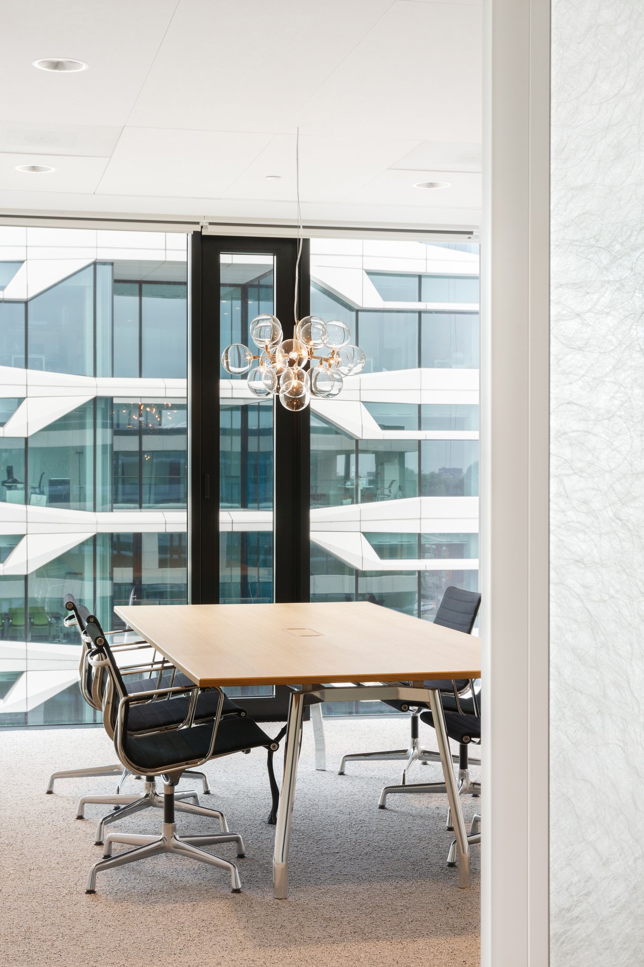 Luxury contemporary villa-type office with splendid views for Egon Zehnder