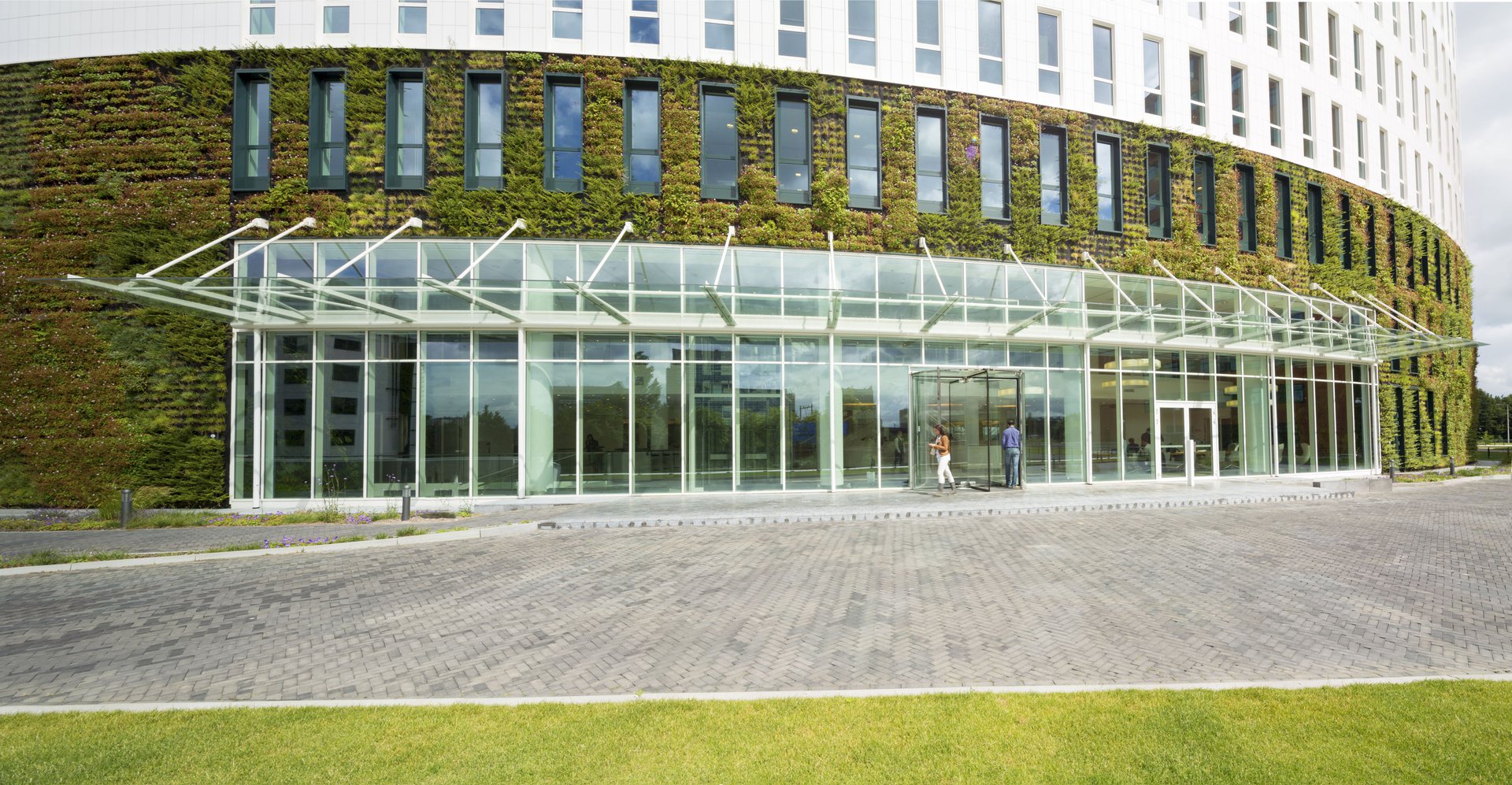 Eneco World interior design showcasing hospitality and activity-based working