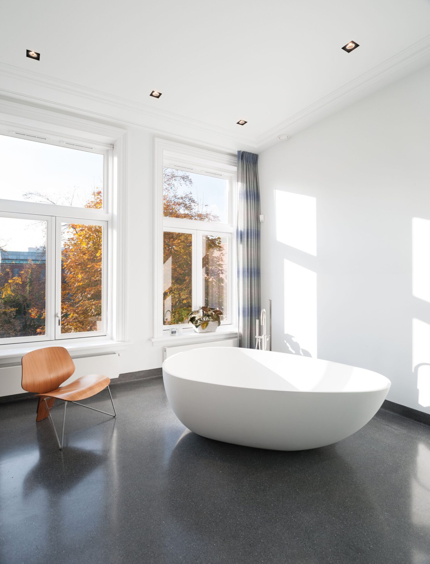 Contemporary re-interpretation of residential qualities in a late 19th century residence