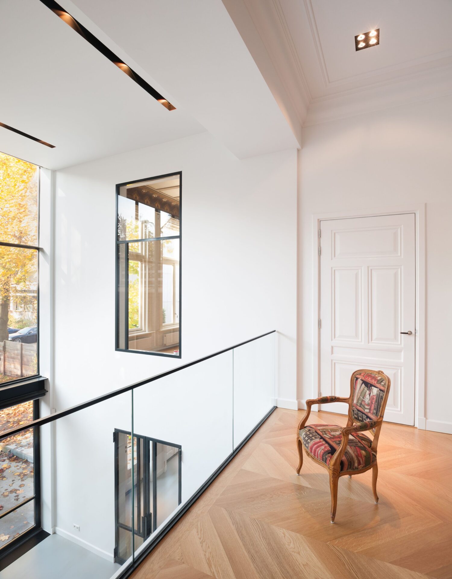 Contemporary re-interpretation of residential qualities in a late 19th century residence