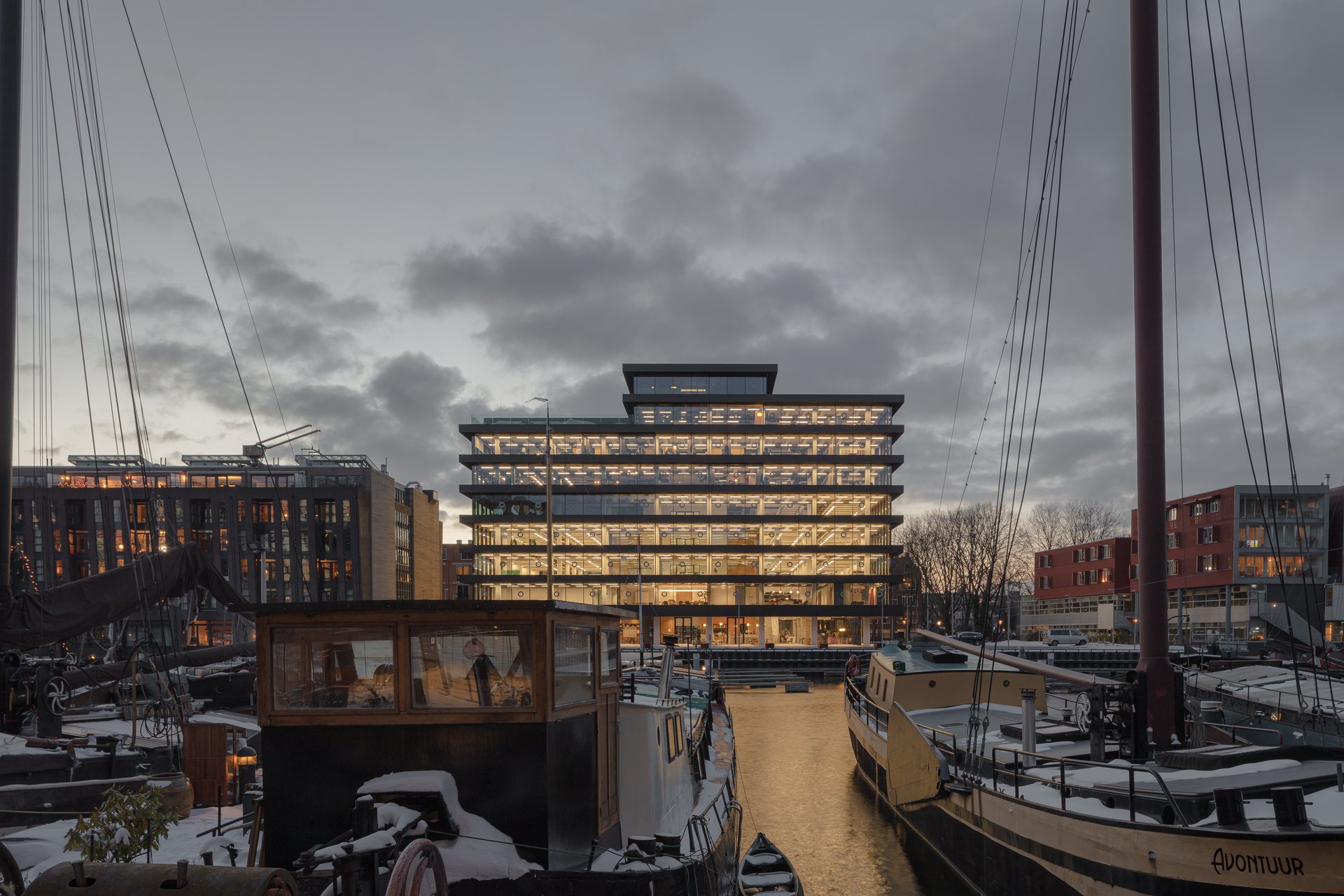 Classy work environment with exposed building structure